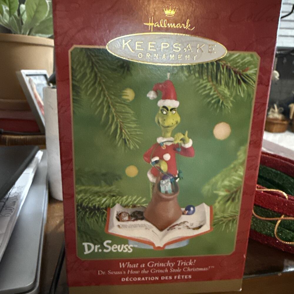 Hallmark Keepsake Ornament How the Grinch Stole Christmas “What a Grinchy Trick”